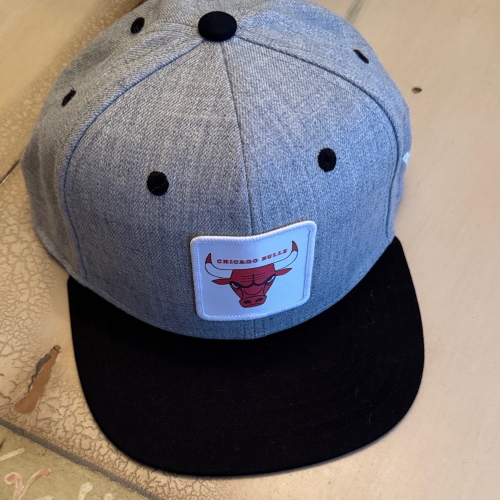 Chicago Bulls Gray and Black Snapback Hat